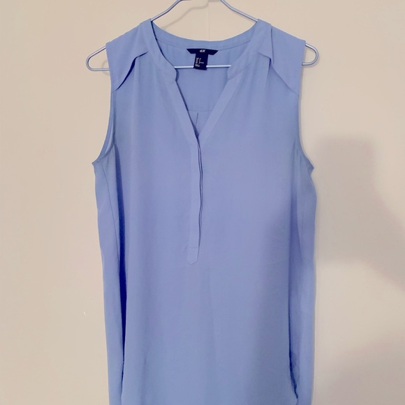 Sky blue sleeveless top - Picture 2 of 4